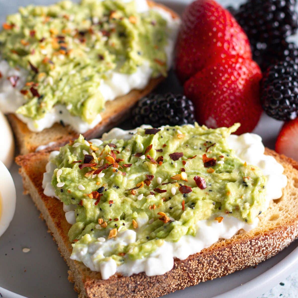 avocado toast with cottage cheese - Article 1